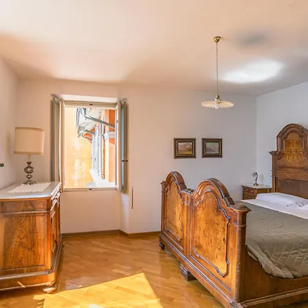 La Torre Dell'isola Sala Comacina