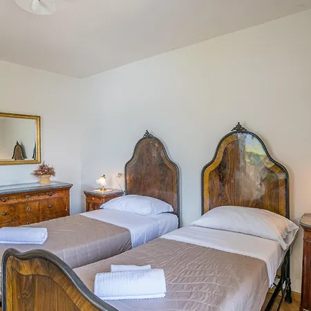 La Torre Dell'isola Sala Comacina