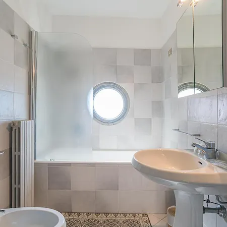 La Torre Dell'isola * Sala Comacina